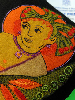 /edit/images/WOOLCRAFT%20WOOL%20SCULPTURE.JPG Women of wool felt